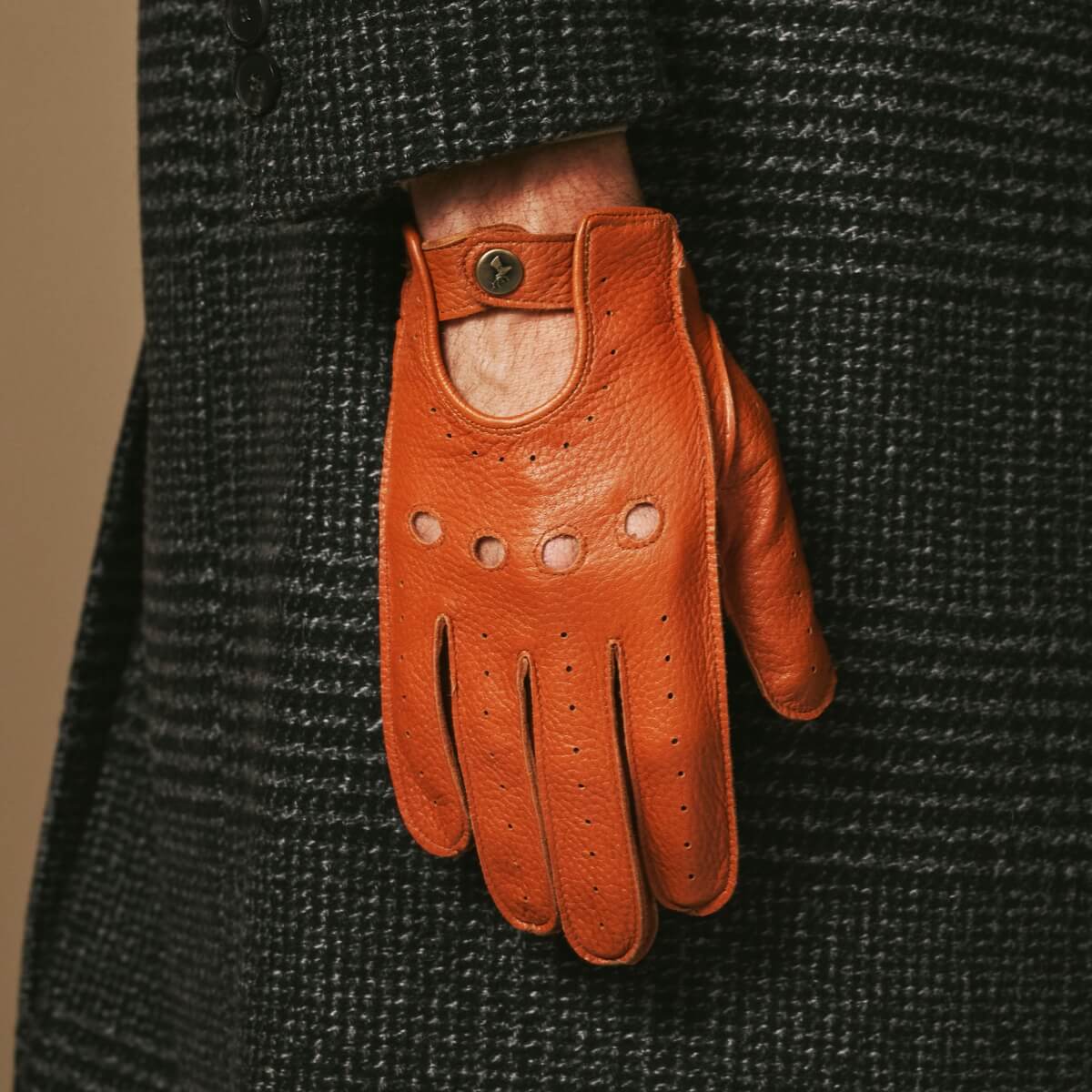 Men's Faux Leather Driving Gloves with Knuckle Holes in Cognac