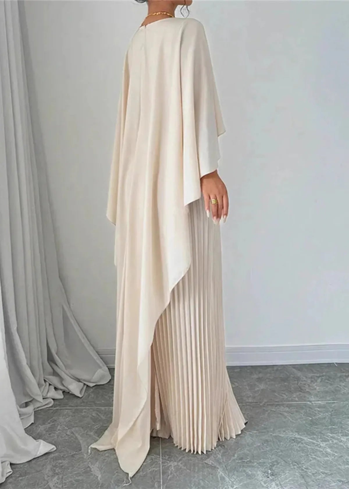 Women's Cape Sleeve Pleated Maxi Dress