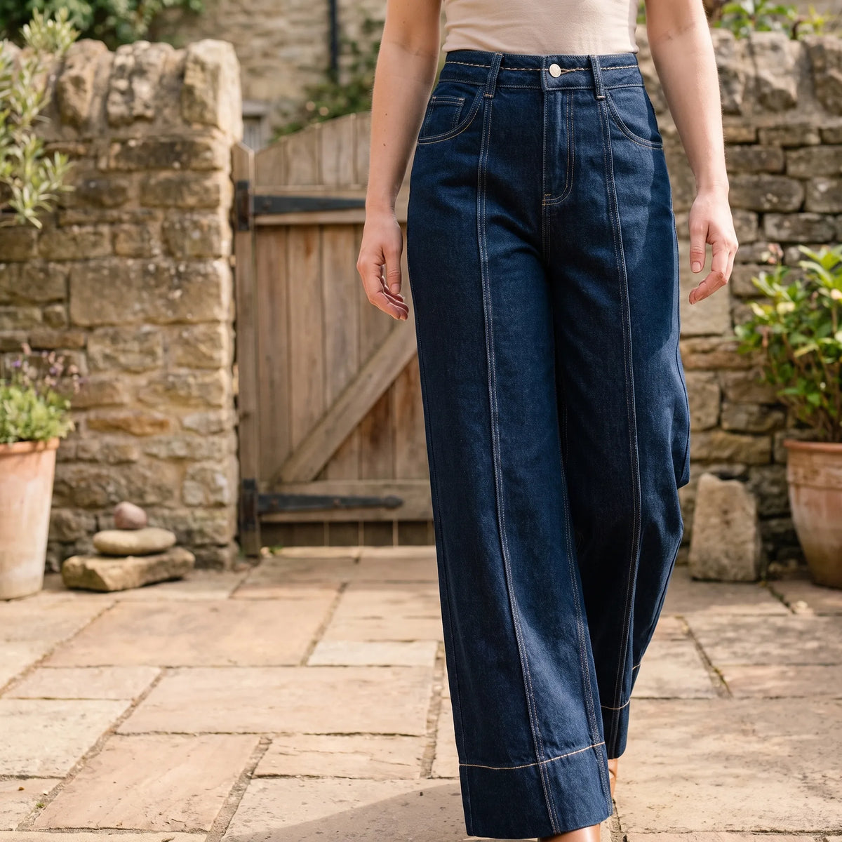 Women's Dark Wash Wide-Leg Jeans with Front Seams