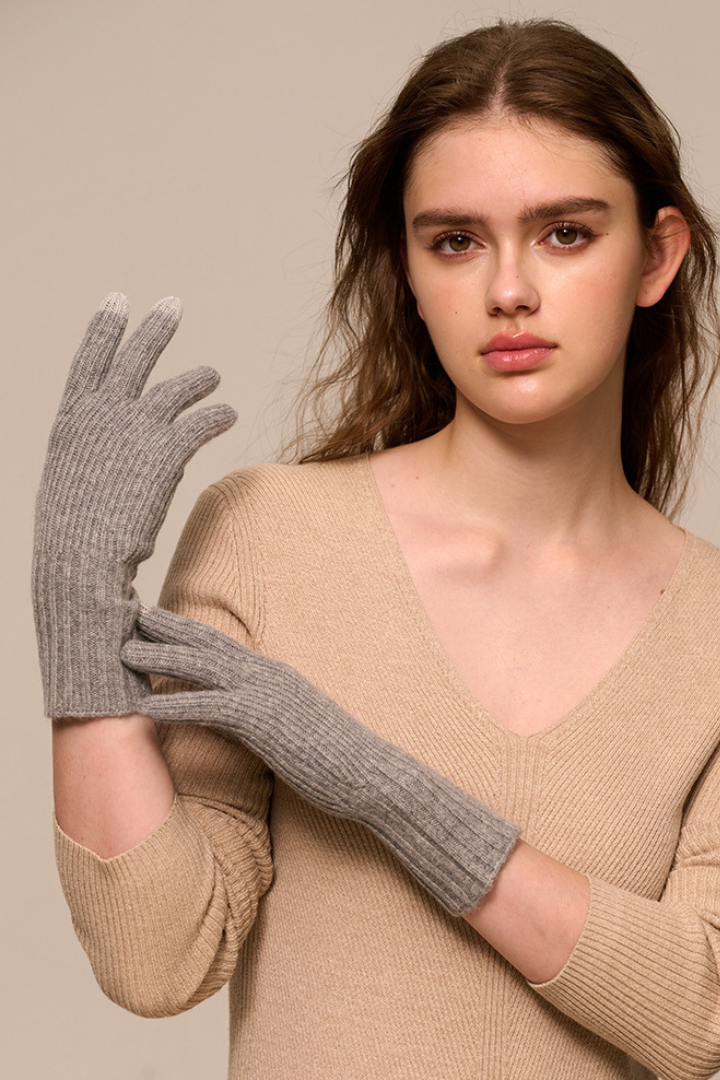 Women's Ribbed Knit Gloves with Contrast Fingertips