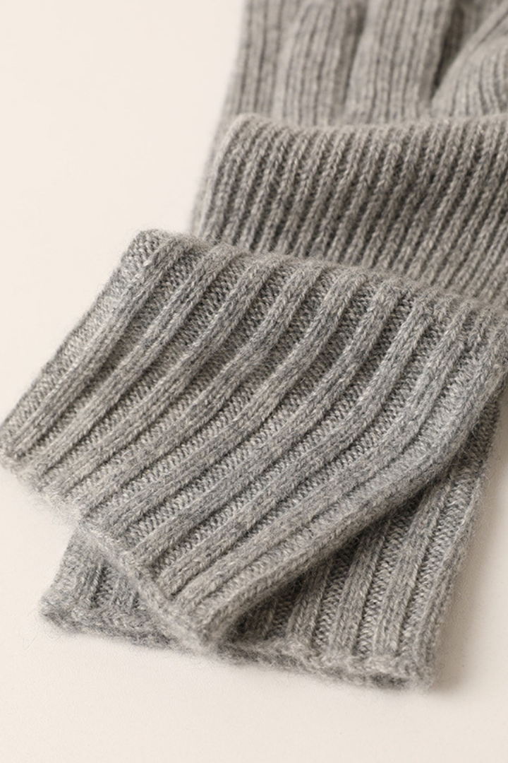 Women's Ribbed Knit Gloves with Contrast Fingertips
